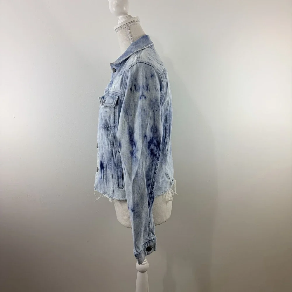 FRAME Denim‎ Women's Light Wash Distressed Jean Jacket Medium Frayed Hem Chic